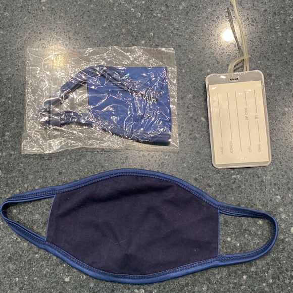 Sigma Chi Fraternity items. 2 face masks (1 unopened) and 1 luggage unused tag. - Picture 3 of 5